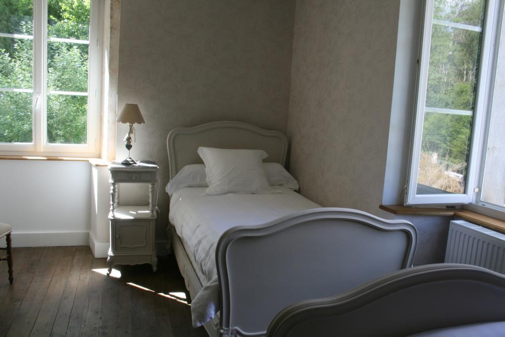 Bed and Breakfast Gentilhommiere Eaux Bleues Ecot-la Combe Zimmer foto